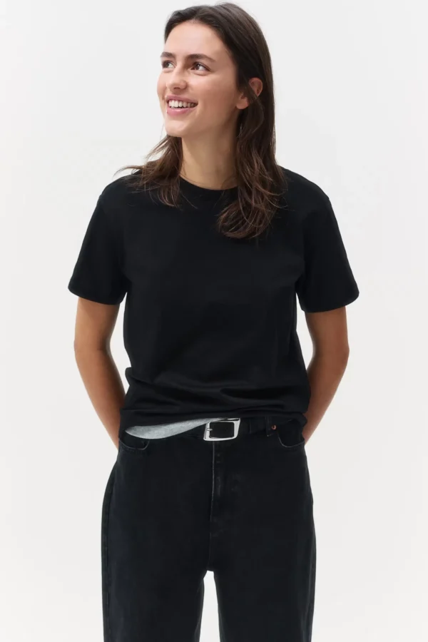 Noctra Essential Relaxed Fit T-Shirt